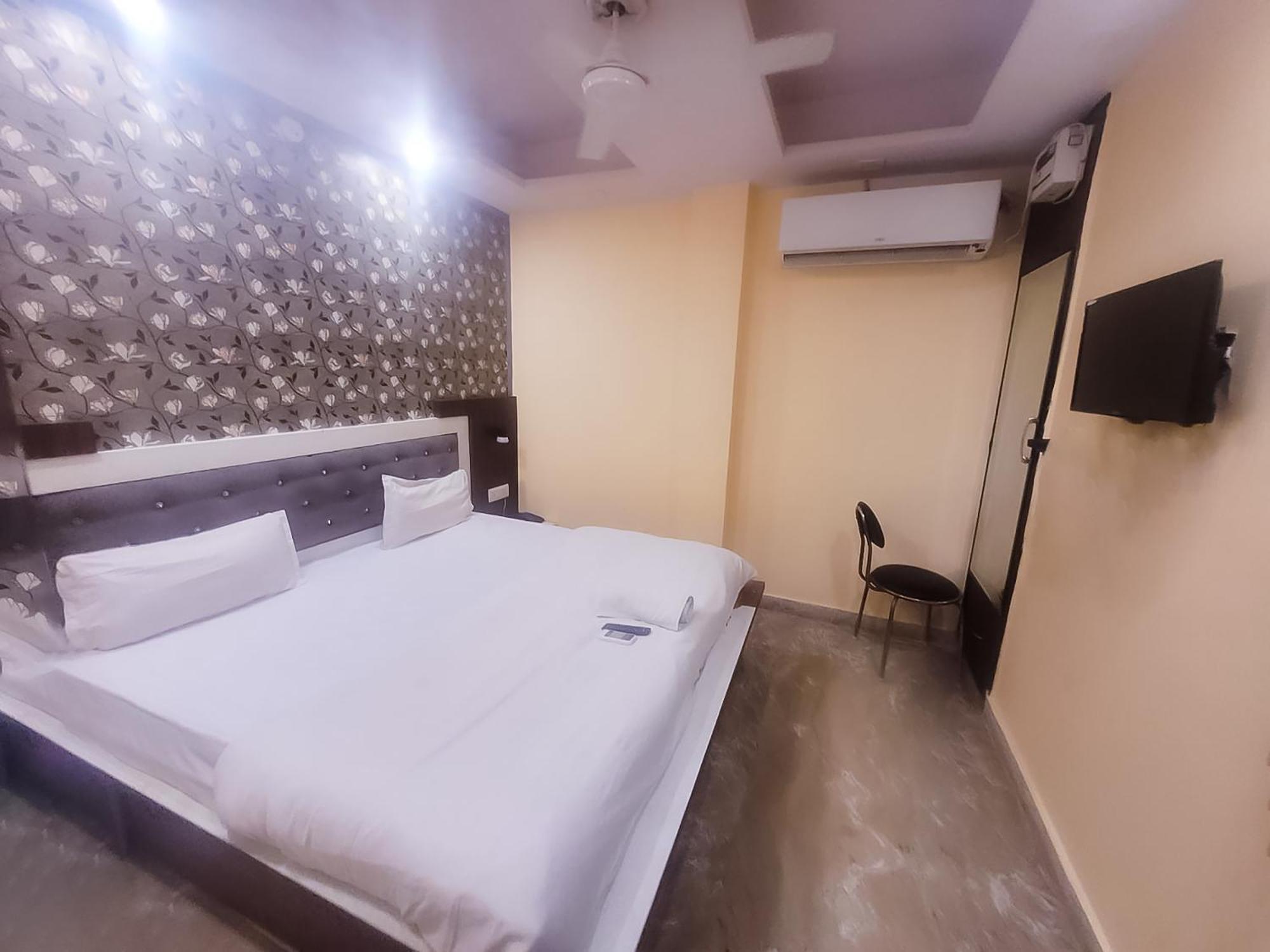 Hotel Green Palace - Jagat Puri Neu-Delhi Exterior foto